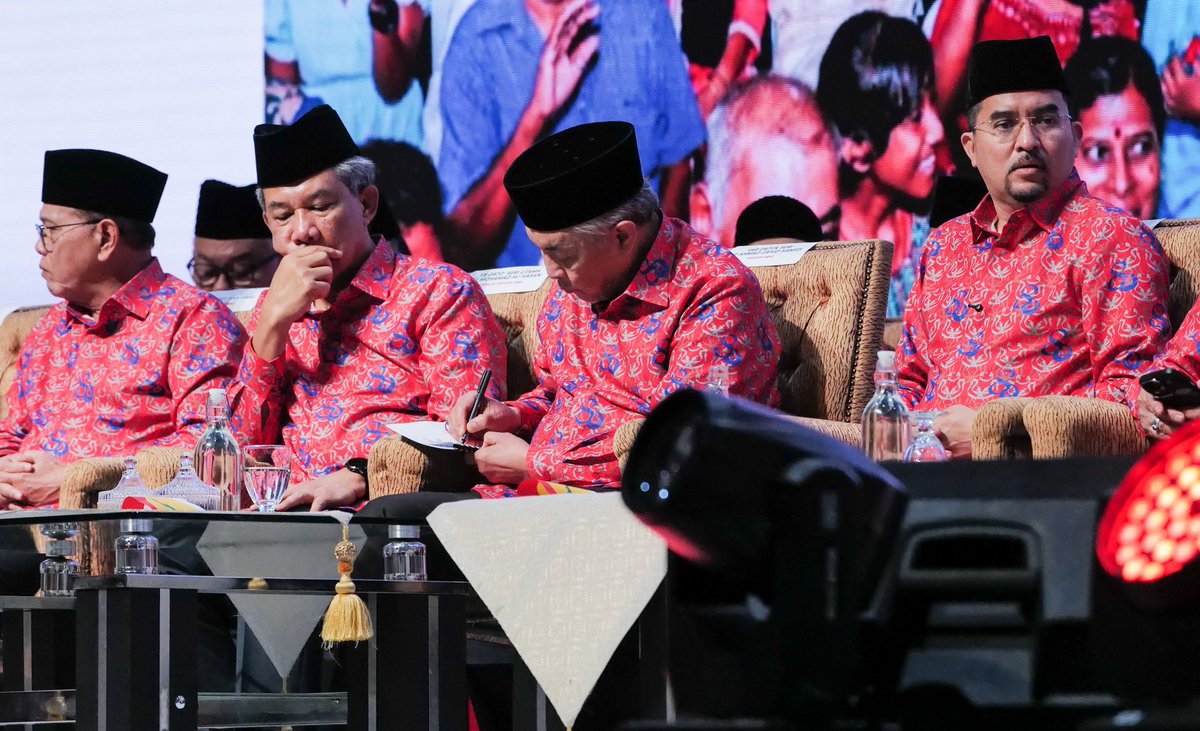 DrZahidHamidi tweet picture