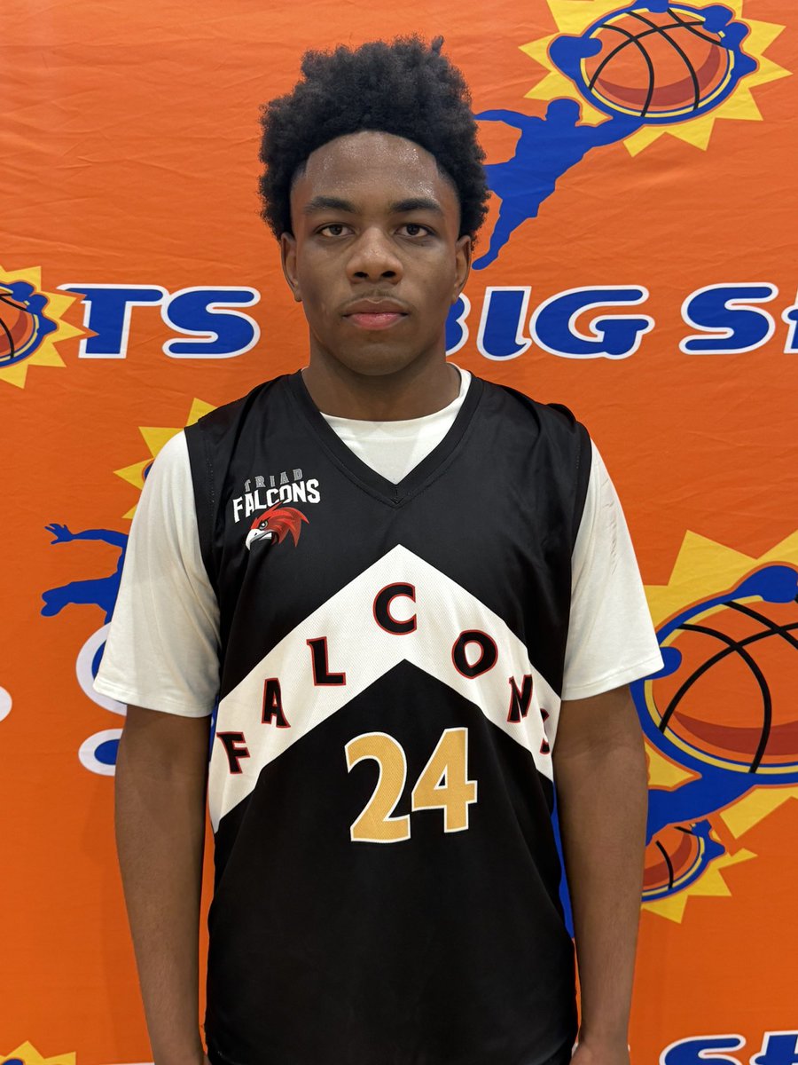 BigShotsGlobal's tweet photo. #BIGSHOTS #RichmondRumble 

15u  

Triad Falcons 52

#24 Kendall Holland 12pts
#30 Jaden Echenique 12pts

Team TRIBE LLC- 26 https://t.co/7NQIuGl7l8