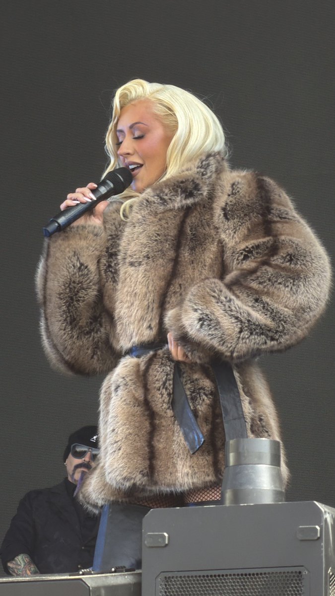 first time seeing <a href="/xtina/">Christina Aguilera</a> live and it was SPECTACULAR!!!!