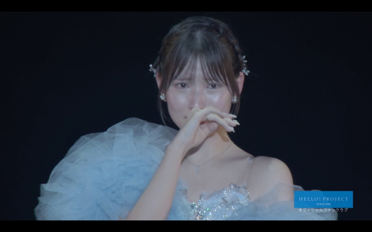 モーニング娘。15期メンバー北川莉央」手紙を読み終え、ファンの拍手と