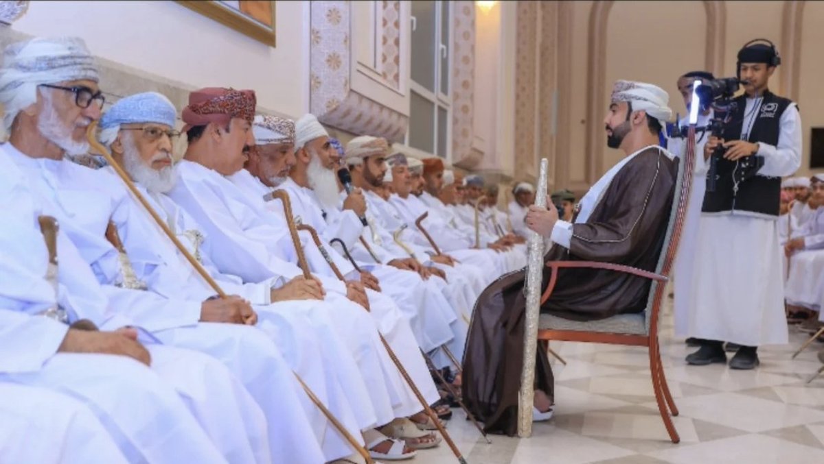 ALBAKSss's tweet photo. بأجمل عبارات التهاني والتبريكات نتقدم بالتهنئة العطرة إلى الأخ العزيز المخلص ( محمد بن خميس بن سيف السعيدي) 
بمناسبة عقد قرانه الميمون 

سائلين المولى له الحياة السعيدة الرغيدة
#البكس https://t.co/K1T86yMcFC