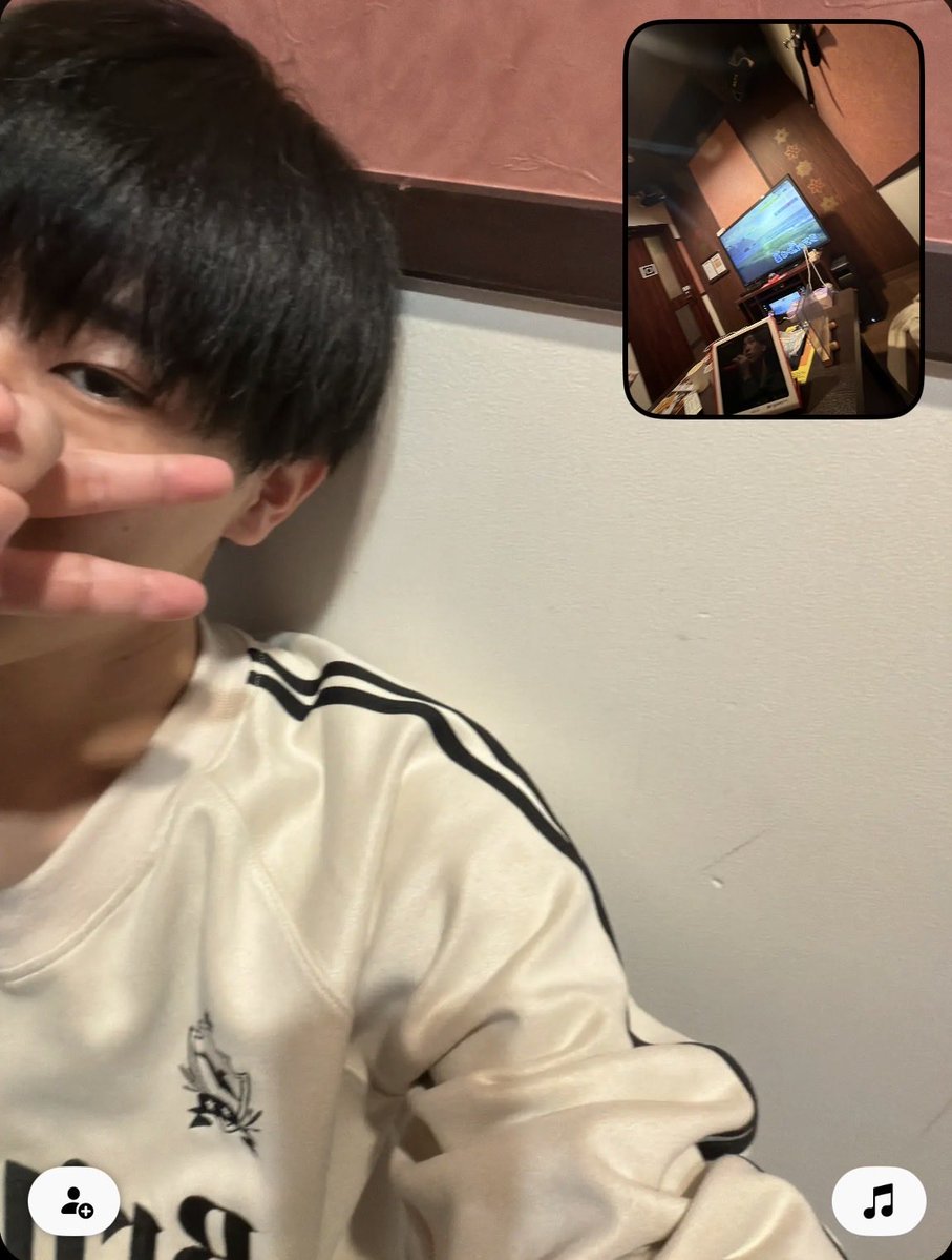 りく tweet media