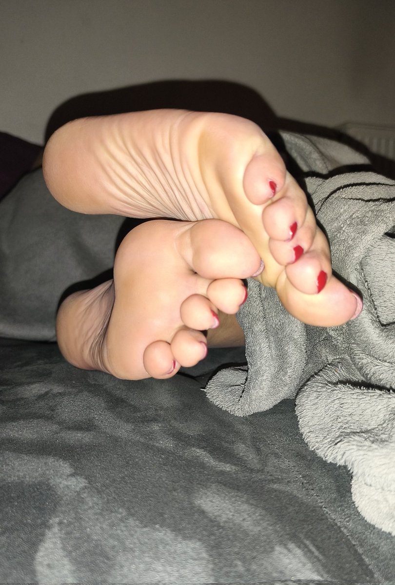 Gabyfrenchfeet tweet media