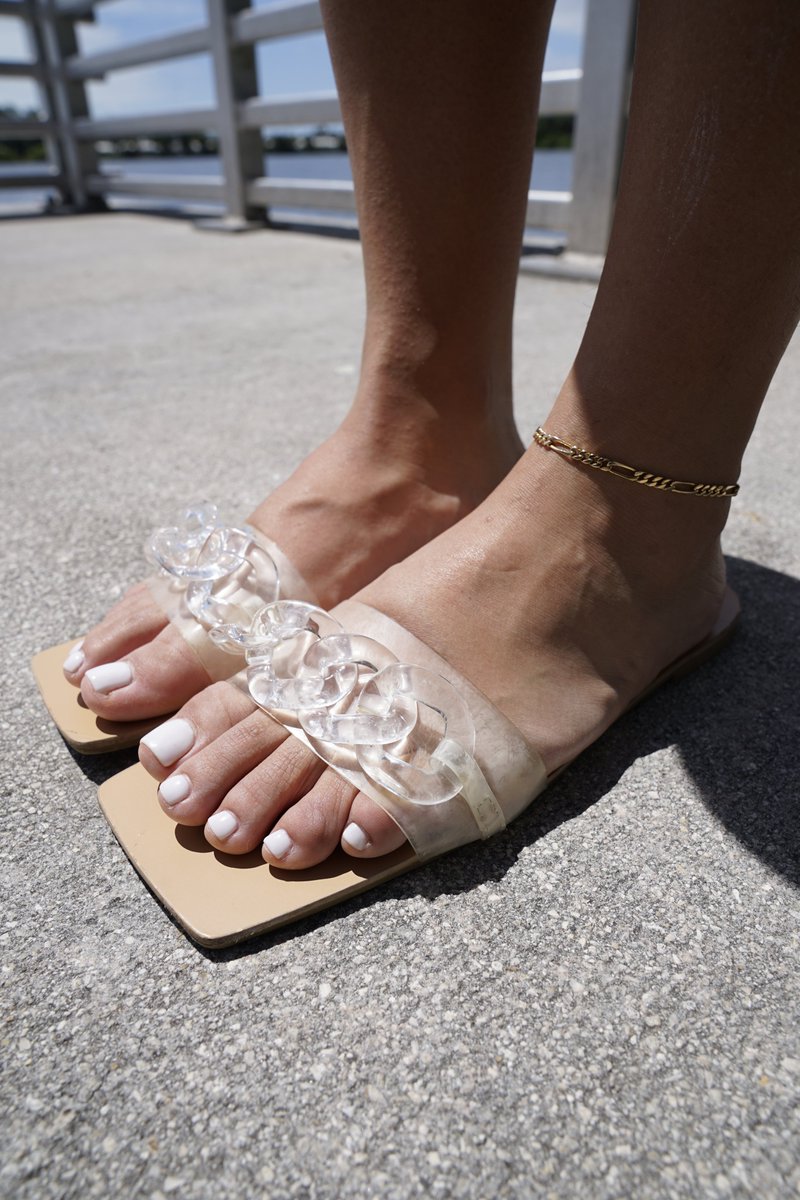 FootographerRen's tweet photo. Perfection never looked so good!

Model: Nix Pedi (You can find this Queen on FaceBook) 🥰

#FootCare #feetcare #toes #footmodel #prettyfeet https://t.co/FJ79IJXQGZ