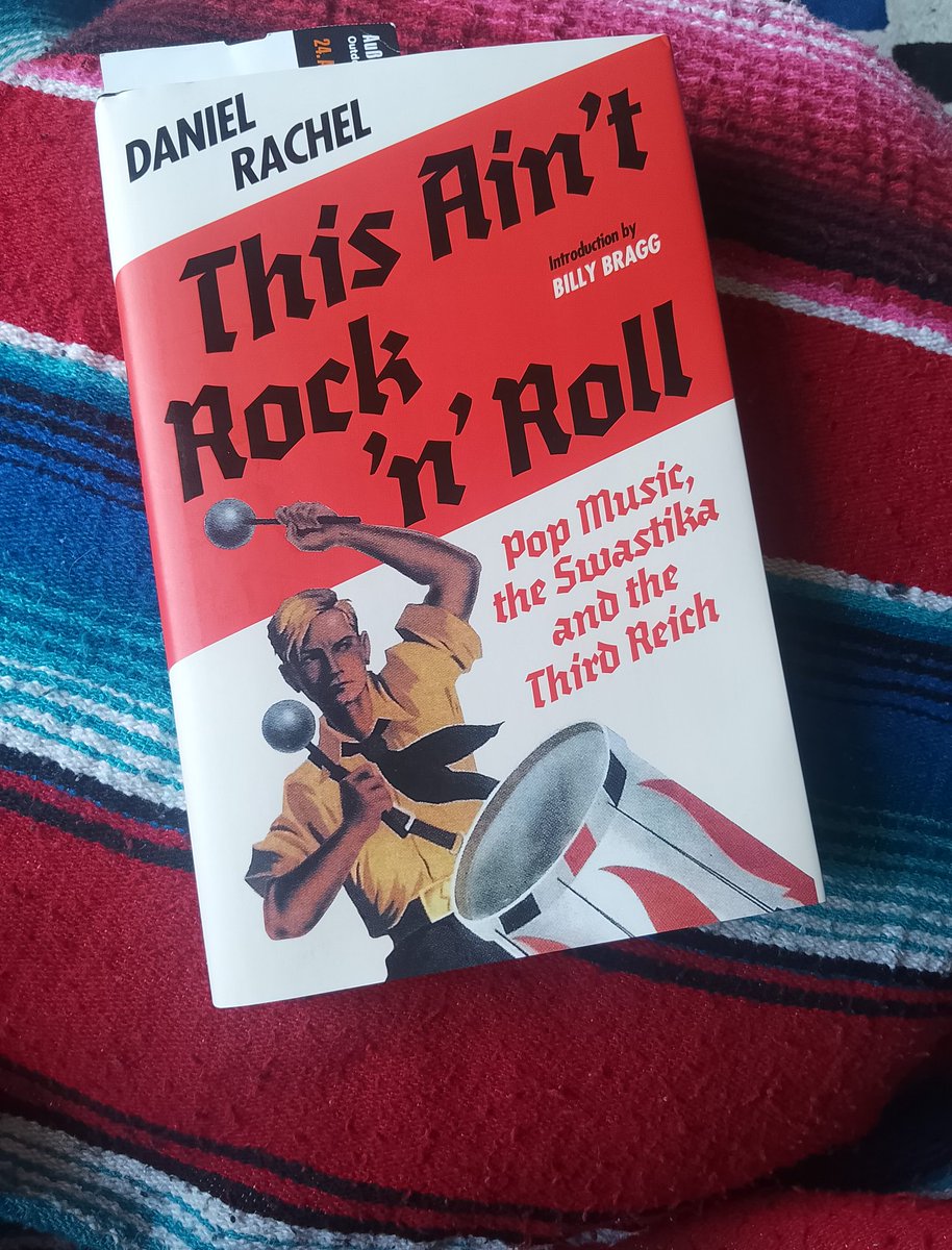 RostFlug's tweet photo. Wieder zurück zu den Sachbüchern! https://t.co/yMUEi1dVxo