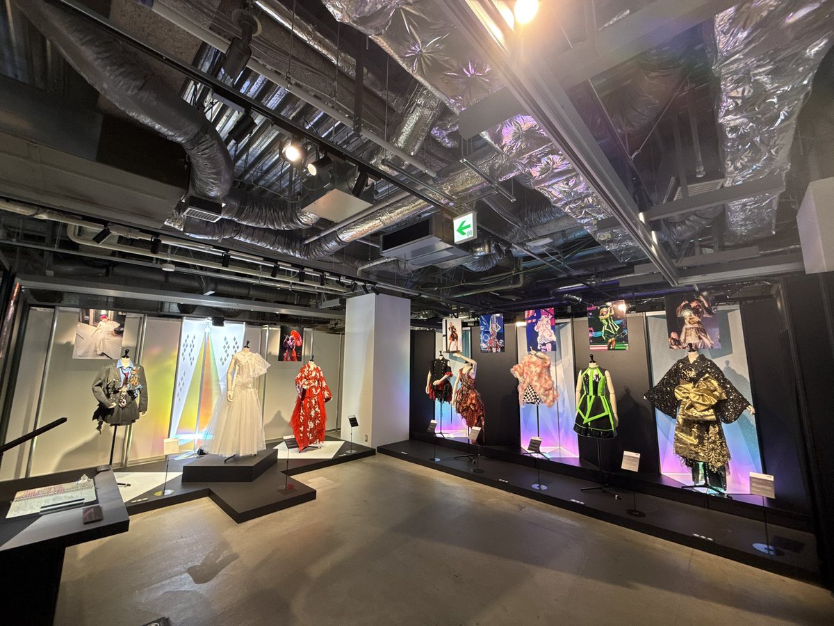 Konorukaj's tweet photo. LiSA展　前期　
ライブ衣装好きすぎて、、、
写真撮りすぎました笑

 #LiSA展行ってきました https://t.co/IfnPTdmFbX