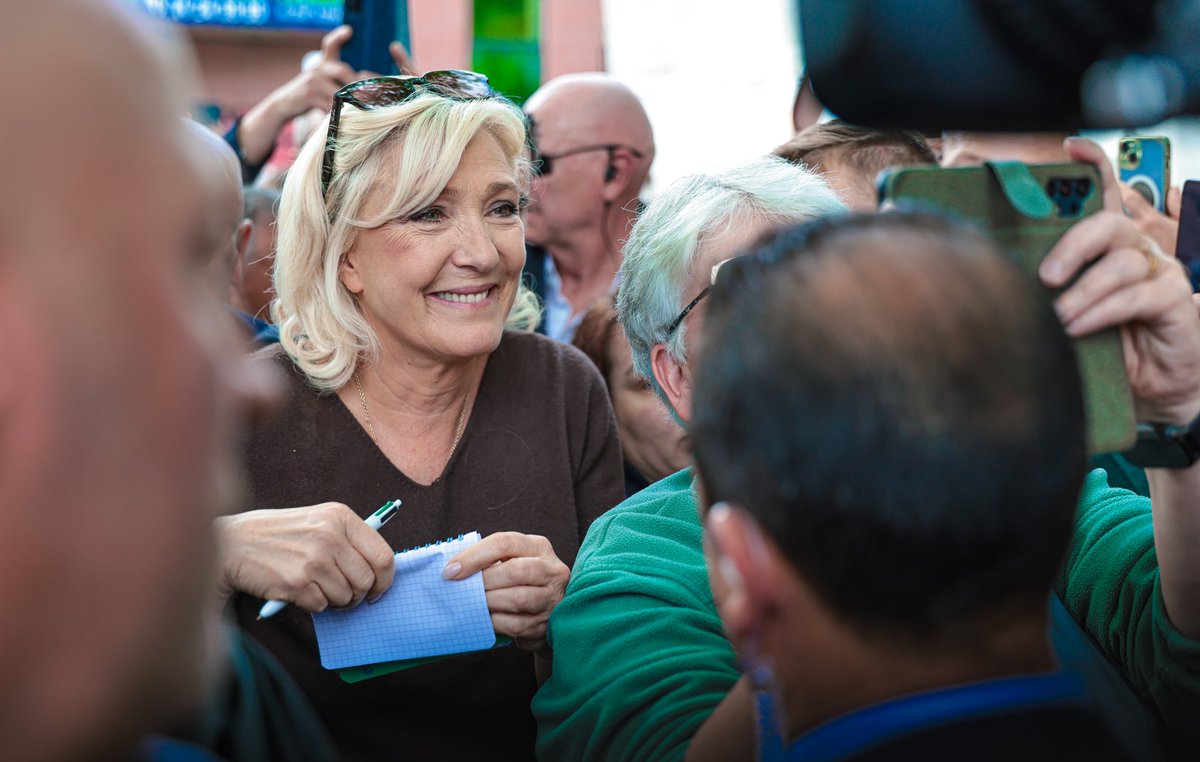 Marine Le Pen tweet media