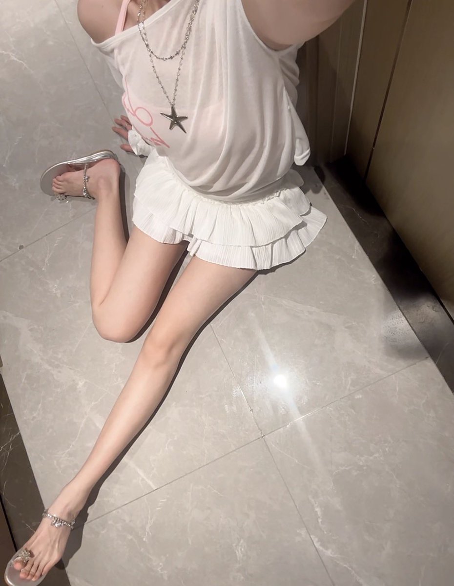 ItsMeDreG's tweet photo. 男生真���会帮女士舔b吗？ #反差 #母狗 https://t.co/OQ2P5zZjZV