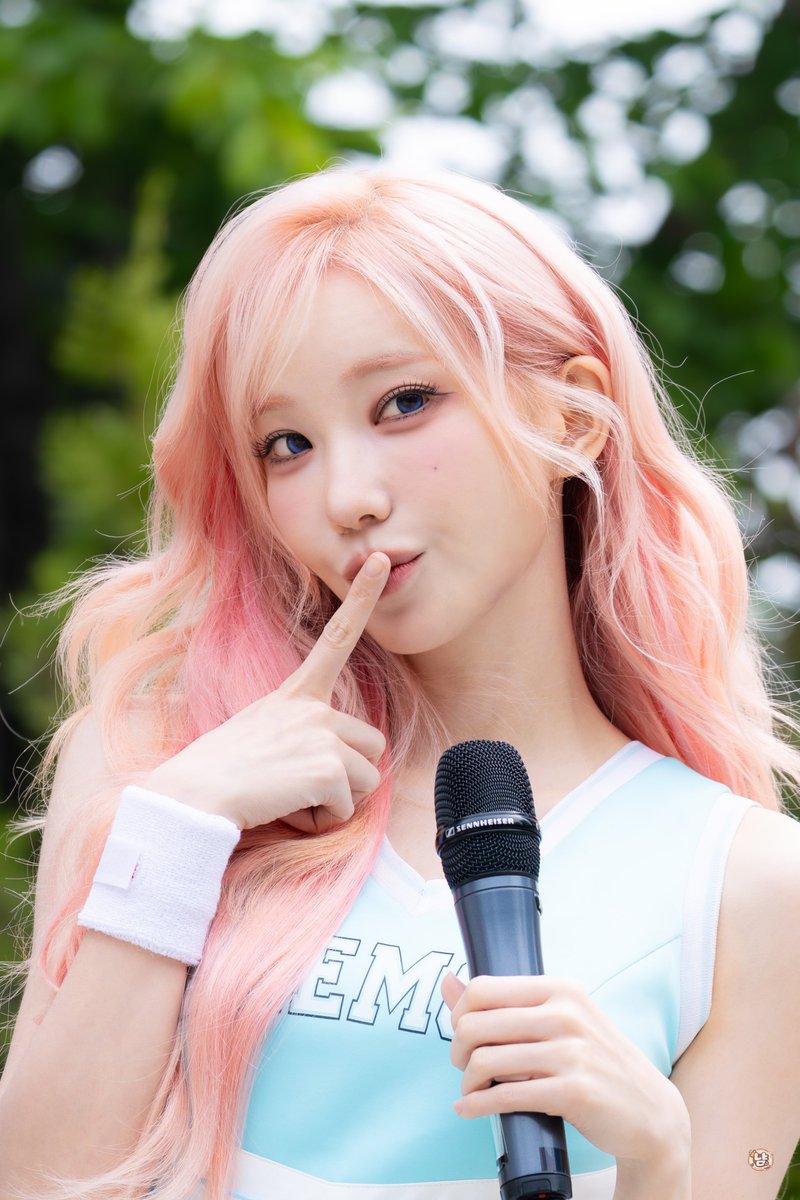 KMS_4644's tweet photo. 260502 QWER 미니팬미팅
마젠타
#QWER #MAGENTA #마젠타 https://t.co/qxZRRyzKV1