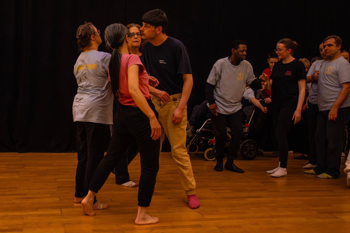 Growlerythought's tweet image. behance.net/gallery/248634…

@Adobe @Behance @BehanceTeam @CanonUKandIE #dance #Photography #Theatre #Dancers @AmiciDTC