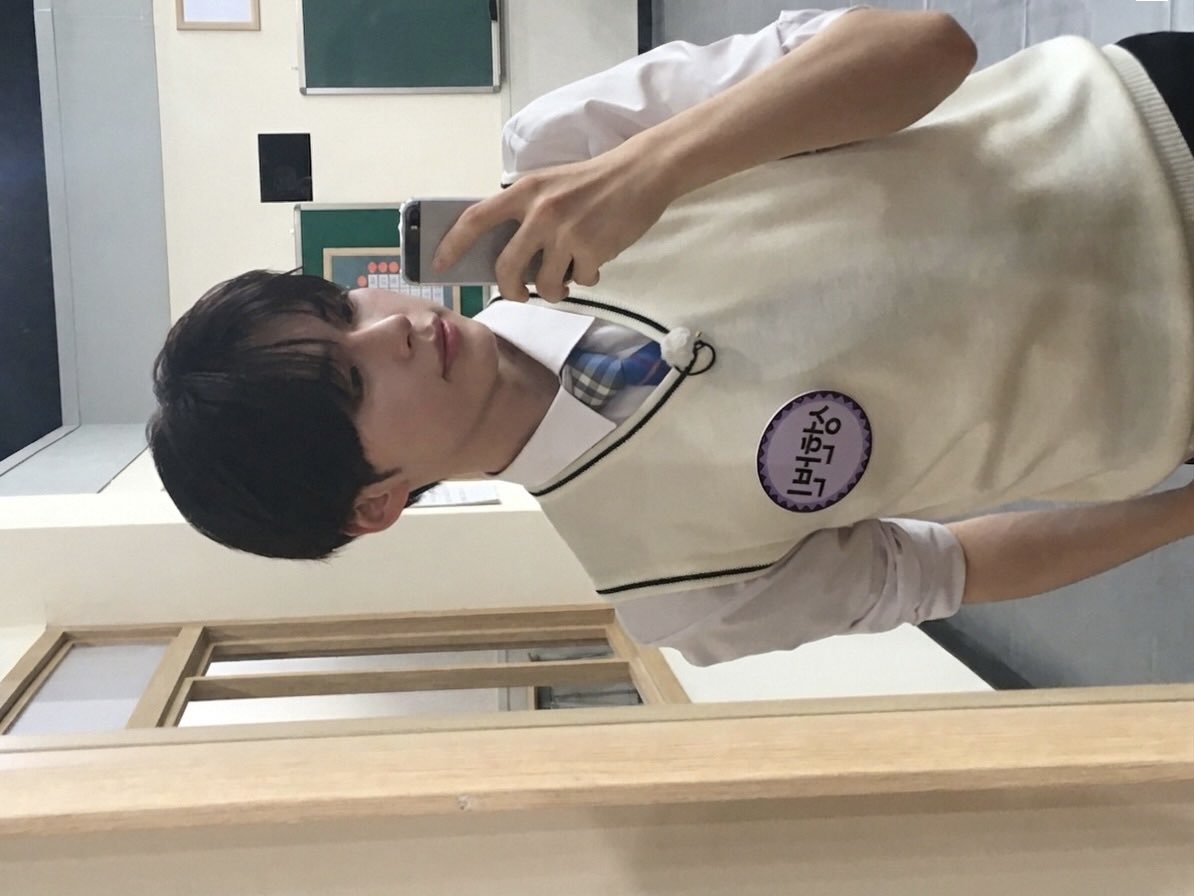 초초초예쁜이…전교회장하셧을것같고졸업식날고백많이받으셧을것같고…..