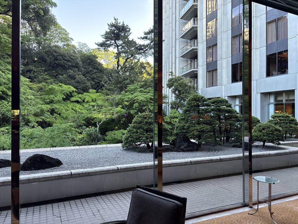 inteliser's tweet photo. アフタヌーンティー
今まで5回くらい行ったけどここのは特に良かった
紅茶飲みすぎてトイレ4回行く羽目に…
五月人形や店から見える庭園も良かった https://t.co/6qcVXzjNTG