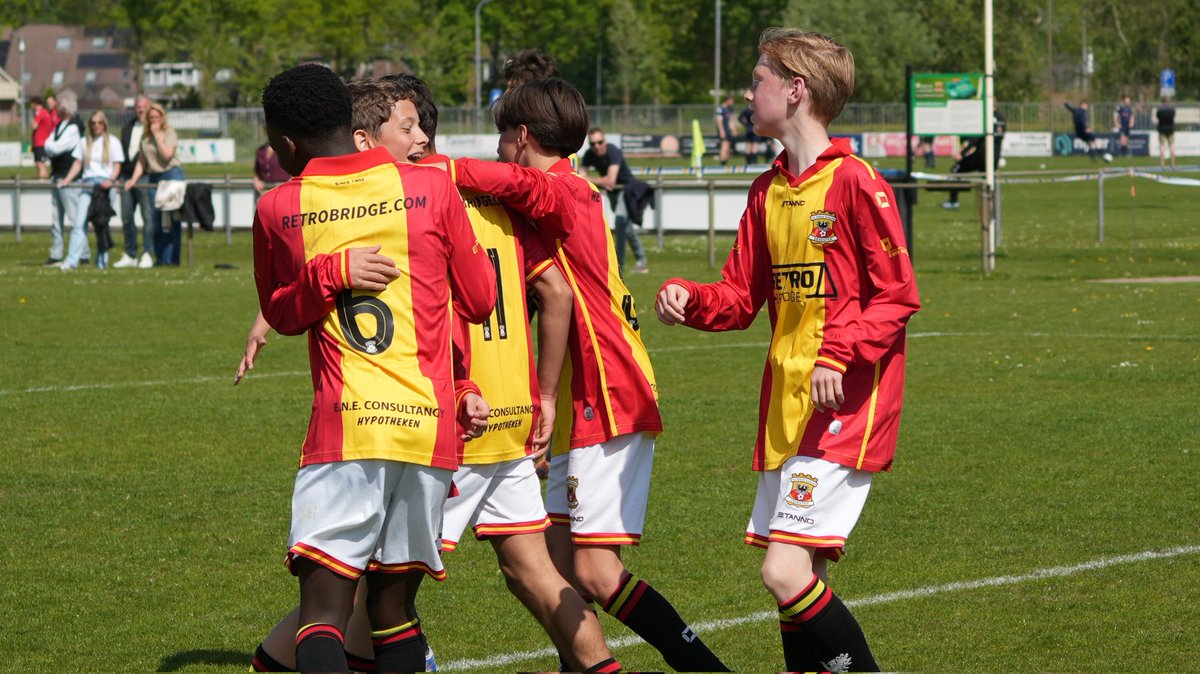 Patrick0570's tweet photo. Go Ahead Eagles O14 - Cambuur O14, 2-1 (0-0). Mooie wedstrijd van beide kanten waar goed verdedigd werd en het moeilijk was tot kansen te komen. De goals van ons waren echt goed uitgespeeld. Fijne overwinning! https://t.co/02AMDdiOqC