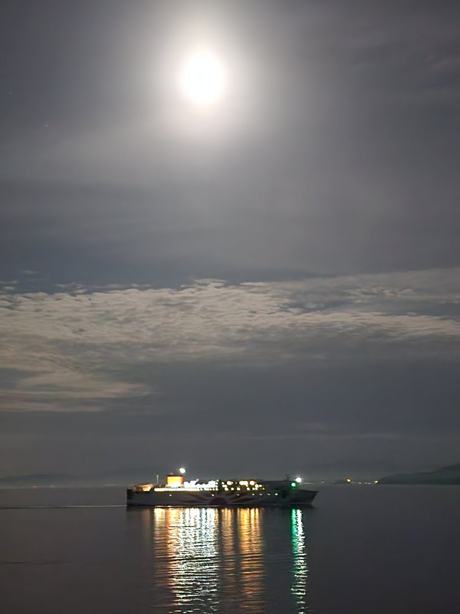 月🌕と太陽🌅のコラボレーション😅