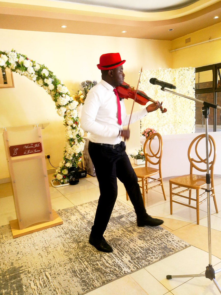 MuyundaSimenda's tweet image. #HappeningNow

The self-made unstoppable violinist GOAT in action in Victoria Falls town, Zimbabwe 🇿🇼🇿🇼🇿🇼

#ViolinistGoat