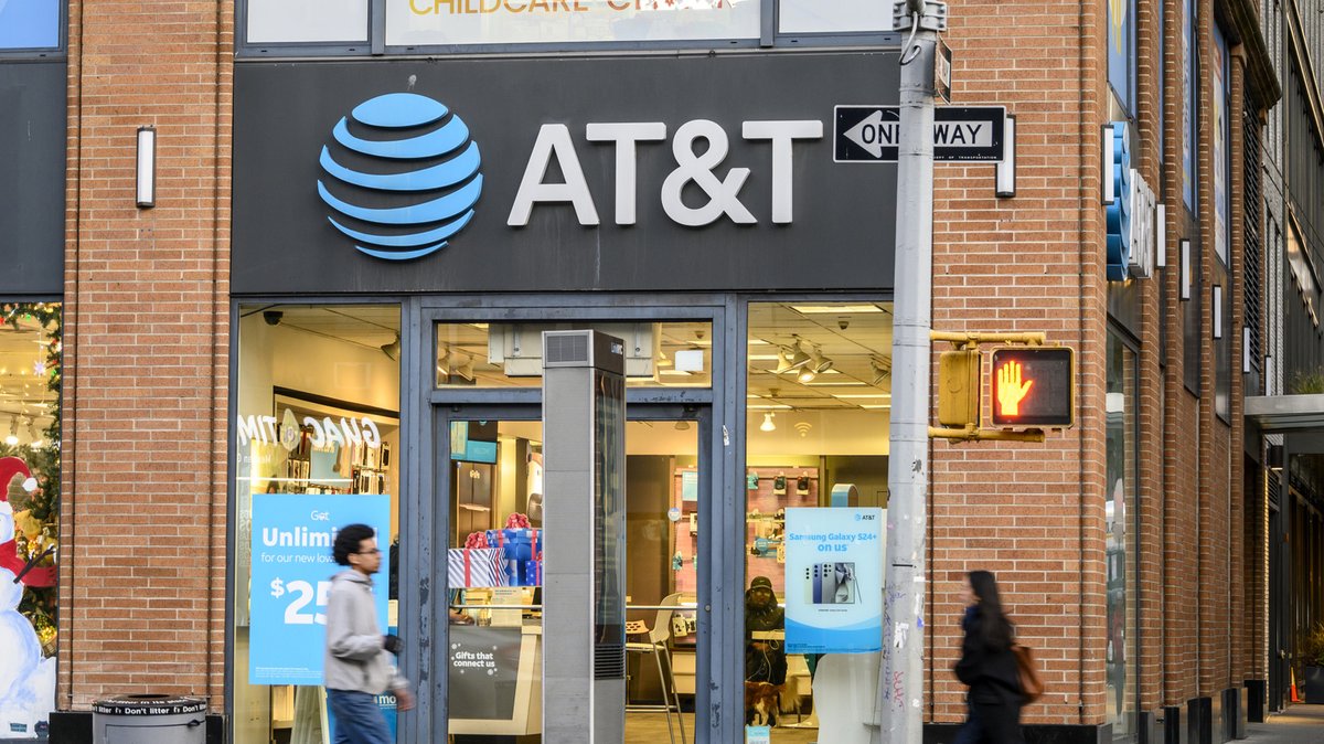 lopezunwired's tweet image. 4 Cheap Phone Carriers That Use AT&amp;amp;T's Network dlvr.it/TSL2xb #ATampT #Mobile #TMobile #MobileTechnology
