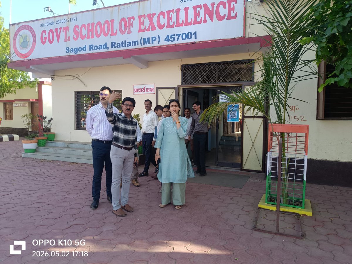 RatlamCollector's tweet image. कलेक्टर मिशा सिंह ने नीट परीक्षा केन्द्रों की तैयारियों का निरीक्षण कर निर्देशानुसार व्यवस्थाएं  सुनिश्चित करने के निर्देश दिए।
#collector #ratlam
