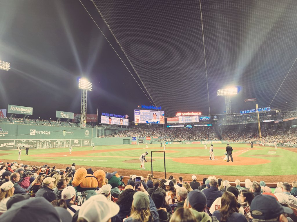 Stephapoulos's tweet image. it was a good game. 

🗓: Friday, May 1, 2026
📍: @fenwaypark
⚾️: @astros @ @RedSox
📸: me

#DirtyWater