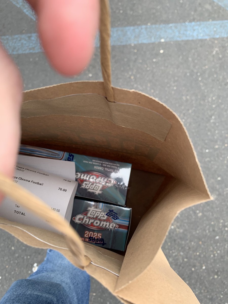 mikedahooligan's tweet photo. @CardPurchaser DSG had some chrome megas. First chrome rip let’s get it https://t.co/naYFCfcTlt