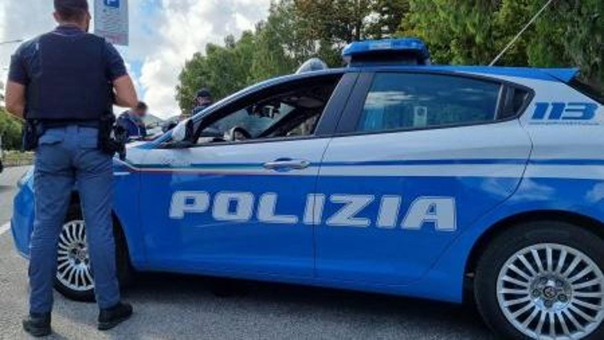 Vanno in vacanza e lei lo lascia: il compagno la massacra di botte dopo la serata in discoteca roma.repubblica.it/cronaca/2026/0…