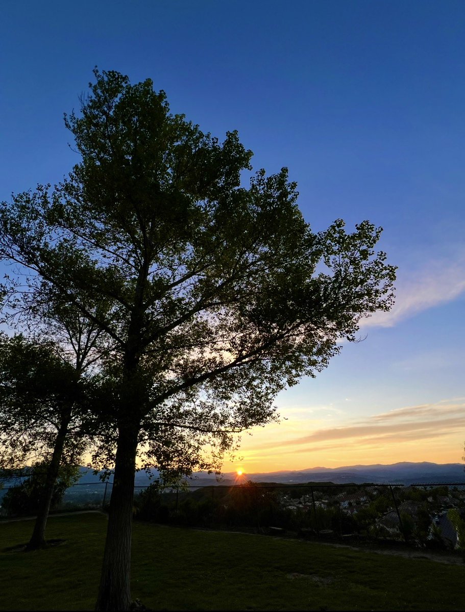 mlzema's tweet image. Good Morning From #SoCal! 
#SaturdayMorning #Sunrise #Sun #Sky #SkyPhotography #Spring #May #SaturdayThoughts #Saturday