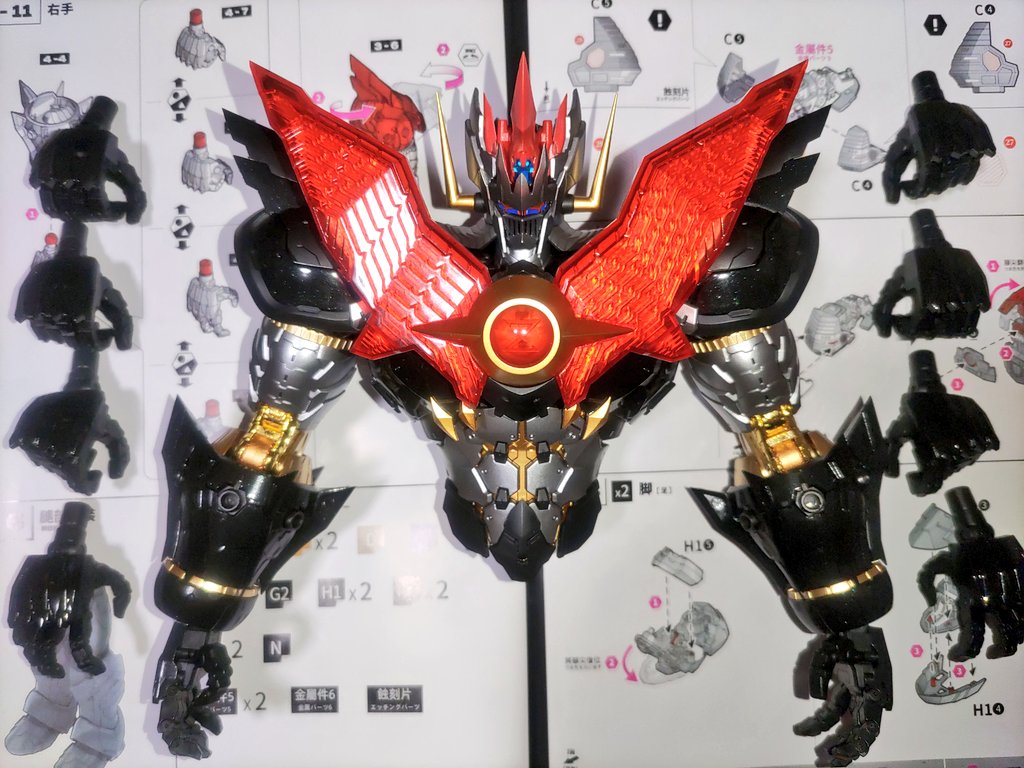bIA0D3HuI8m51CB's tweet photo. マジンカイザー、上半身組み上がり～
もう、ホント格好良い！
眺めているだけで時間が溶けますw
とりあえず区切りがいいから今宵はここまで^^

#マジンカイザー
#TRONMODEL https://t.co/qn3bGTsjng