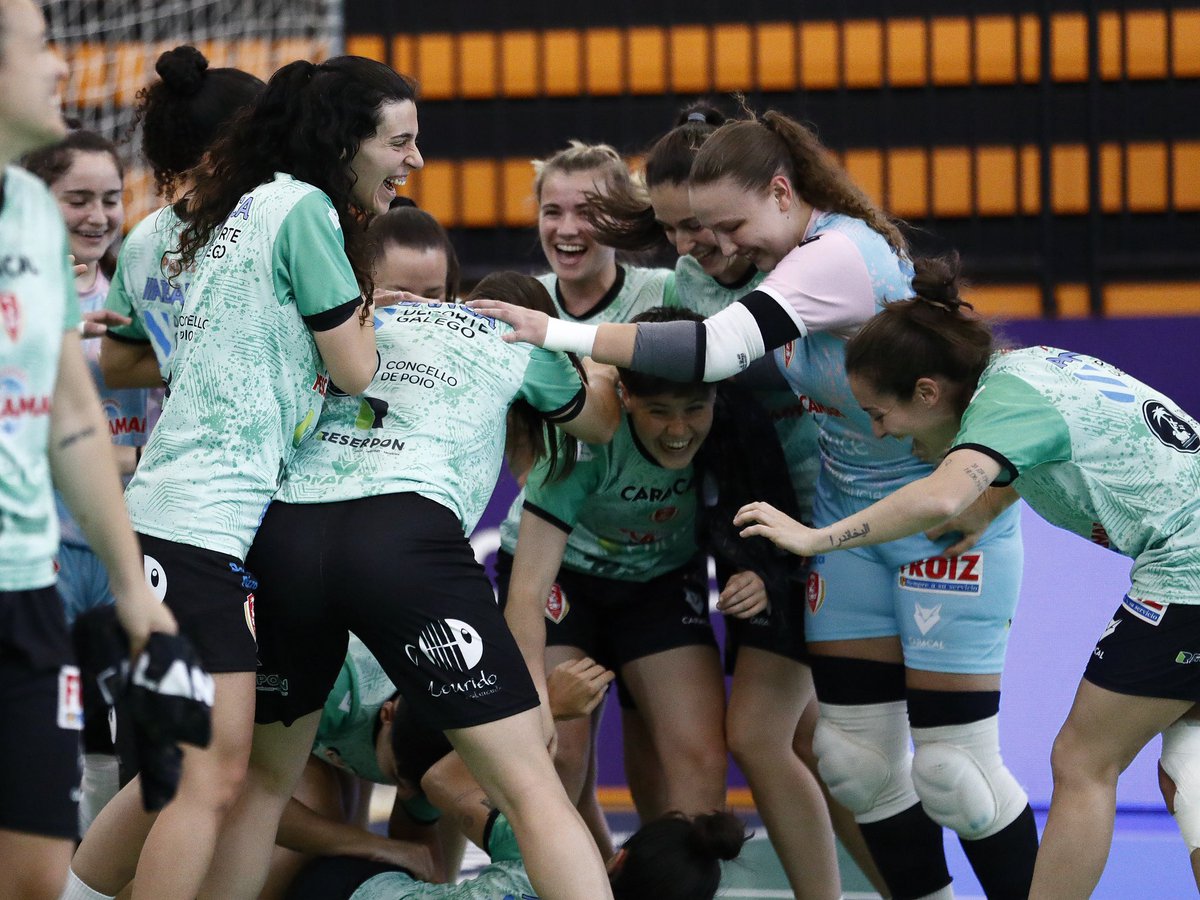 caarmen_nr's tweet photo. Orgullo de equipo al completo. Mis compañeras de equipo, mis amigas y mis hermanas. Orgullosa de lo que somos, de lo que hemos creado, de la forma en la que trabajamos y de la calidad humana que hay.
Hoy nos vacíamos por completo y no pudo ser.
Llegará. Mi equipi hoy y siempre 🐣 https://t.co/ylGmdIBBR1