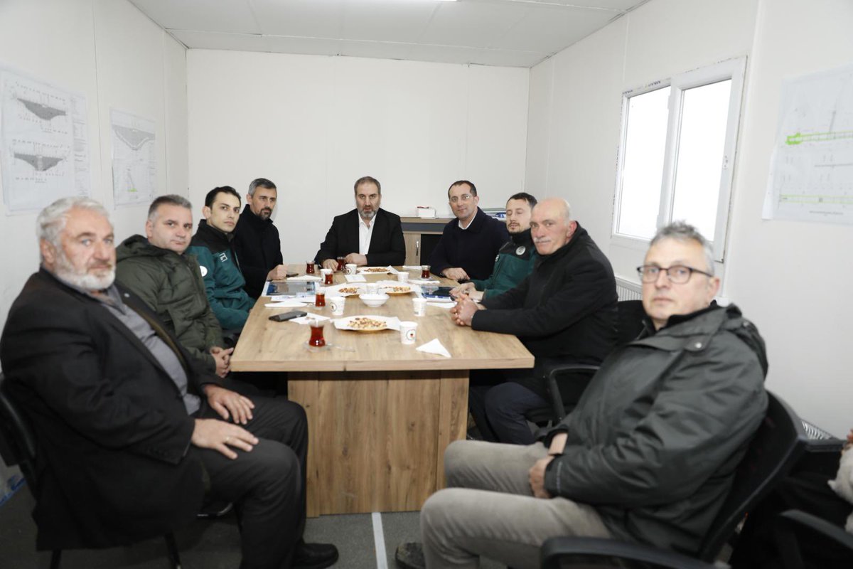 osman_ekim's tweet photo. 📍 Hıdırnebi Göleti ve Simba Göleti

AK Parti Genel Başkan Yardımcımız Trabzon Milletvekili Mustafa Şen ile birlikte Hıdırnebi ve Simba Göletlerimizde devam eden çalışmaları yerinde inceleyerek yetkililerden bilgi aldık.

Bölgemizin doğal güzelliğine değer katacak bu çalışmaların en kısa sürede tamamlanması için süreci yakından takip ediyoruz.