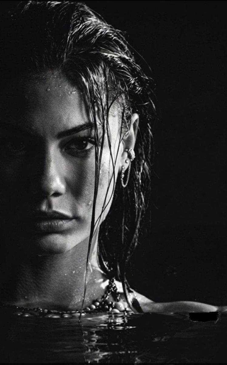 Omg Demo, hot, hot, hot and so beautiful! ❤️🔥
Is this old or new??

#DemetÖzdemir