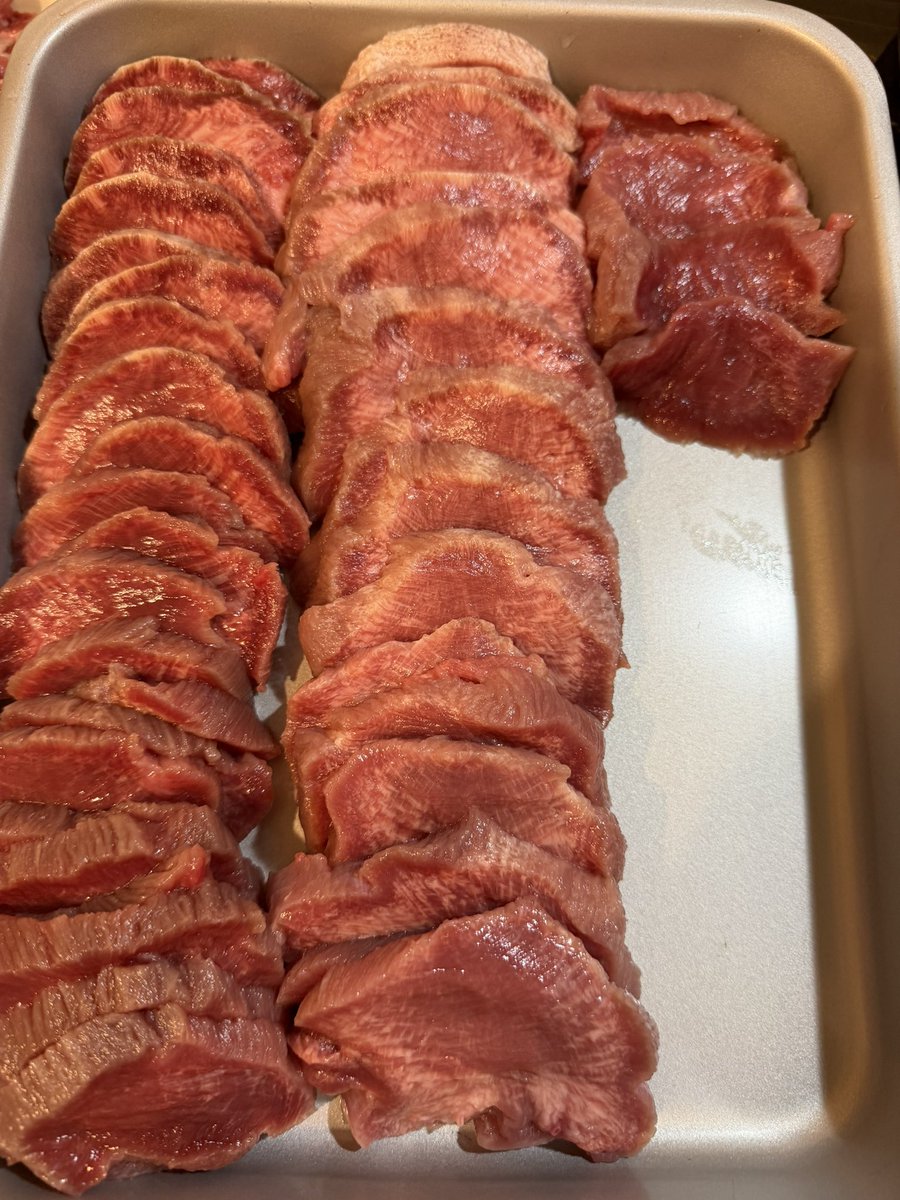 肉屋が送ってくれたタンはコストコタンよりちゃんとしててええわ
BBQの準備完了