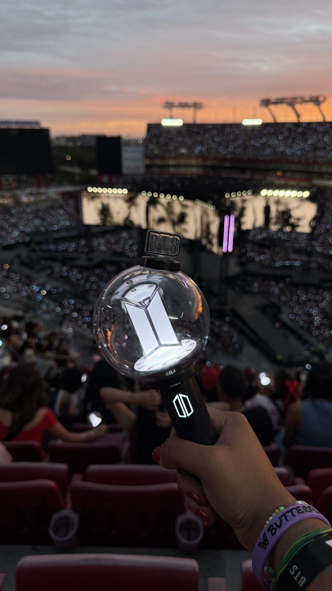 lau⁷ | JÁ VIU O BTS e VAI VER DNV tweet media