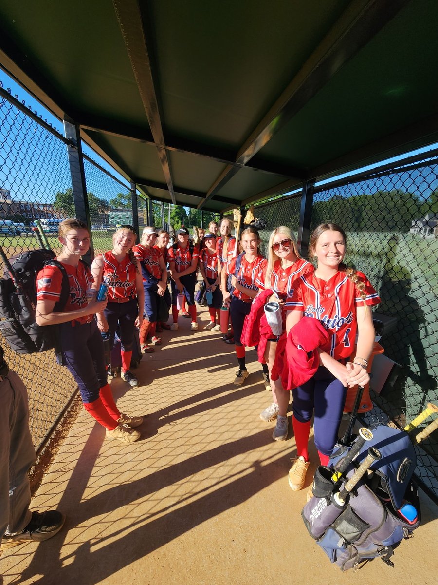 VALadyPatriots's tweet photo. LADY PATRIOTS WIN!🔥What a night! The bats were on fire in a 16-1 victory yesterday!💥

Highlights:
💣 @audreyhaywood10: 2 HR, 3 RBI
💣 @MadisonKnicely: 1 HR, 4 RBI
🔥 The ⭕️: Slater &amp; Sweitzer combined for a dominant performance (5 IP, 0 ER, 0 BB, 5 SO)

Great team win! 🇺🇸🥎 https://t.co/yBq89x7wUq