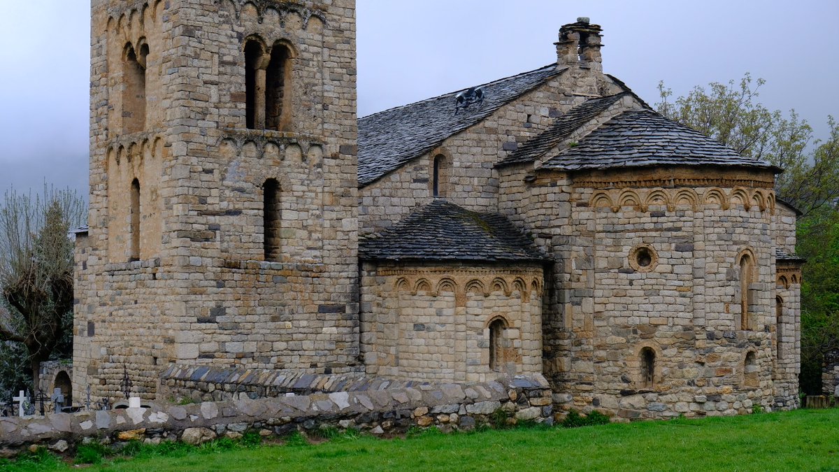 Die romanischen Kirchen im Val de Boi. Regnerisch und nebelverhangen heute, aber im warmen Auto kann man gut trocknen.