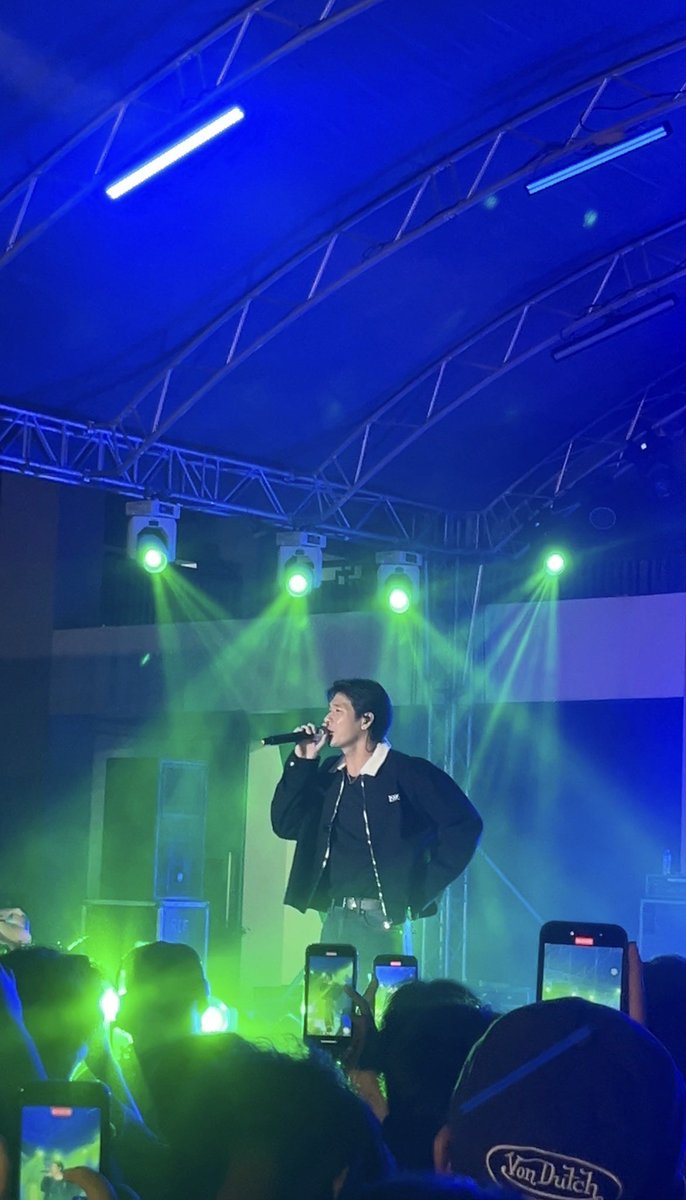 fhei_grc's tweet photo. Wilber Ross in Pampanga 🧡
This is my first time and my fangirl heart is so happy!! Thankyousomuch po @wilbest_ofc @tmblrniwilbert https://t.co/Is7dsWX45R