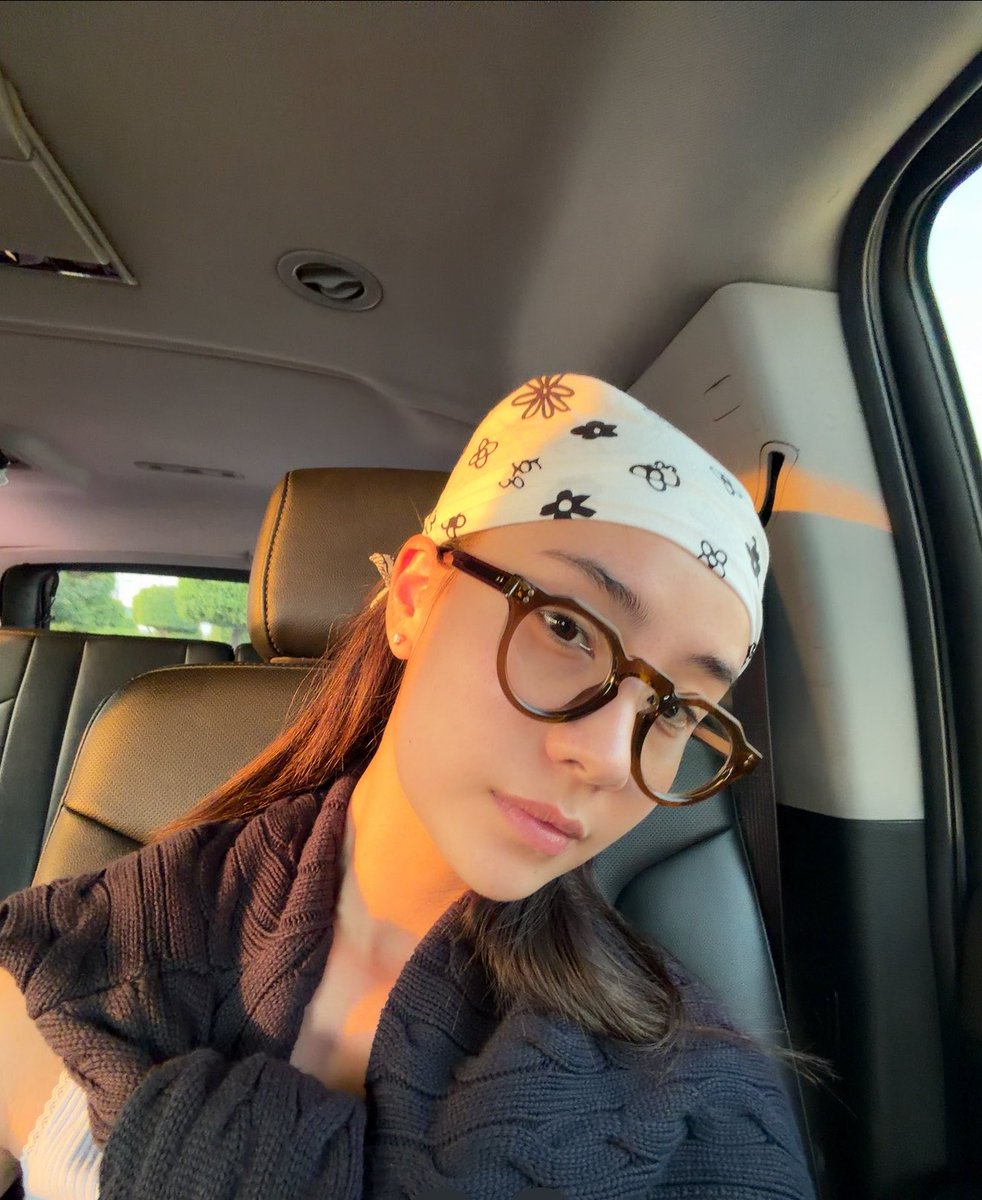aangelinaa.ss tweet media
