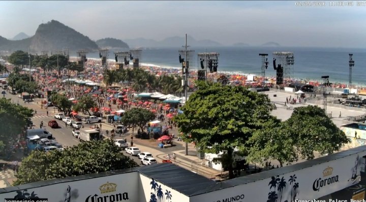lobadelamanada's tweet photo. Hoy, Shakira Isabel Mebarak Ripoll, la artista barranquillera, la latina, la nuestra, se sube a hacer historia en el escenario más grande del mundo. 

Y aunque faltan 8 horas, ya Copacabana la está esperando: https://t.co/UcD7QSuXCd