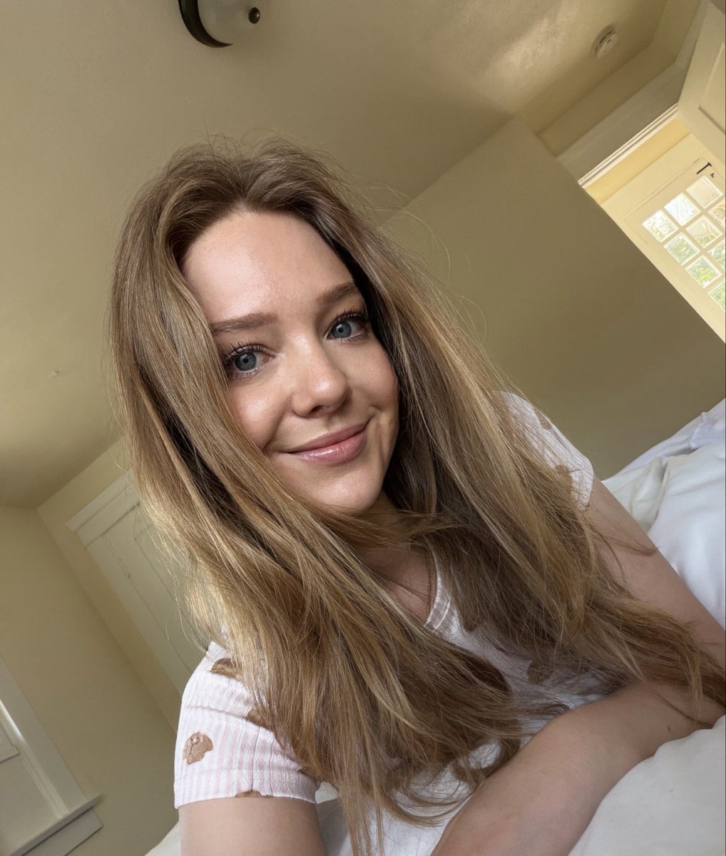 Rach 🍓 tweet media