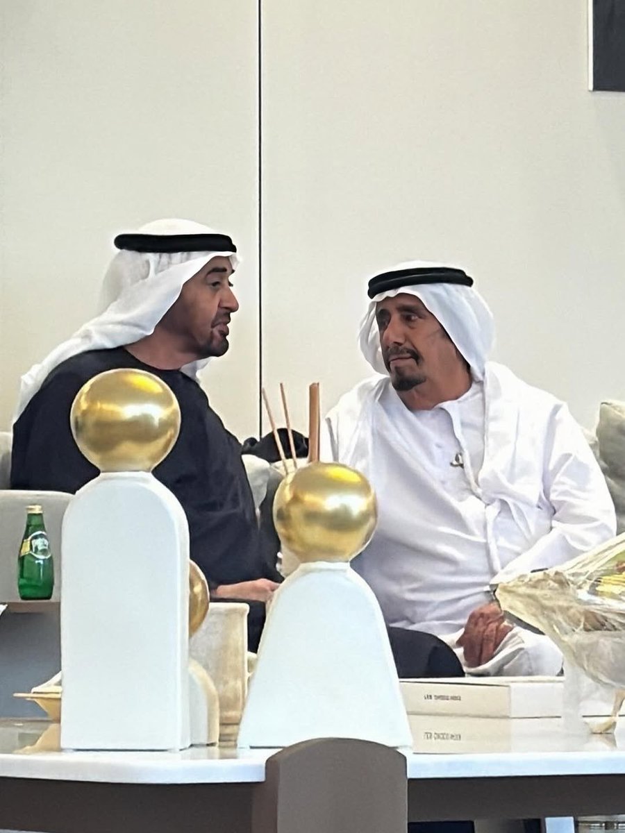 OMAlsaedi's tweet photo. سيدي رئيس الدولة يزور منزل محمد خميس محمد بن روية الخييلي في منطقة رماح في منطقة العين

الله يطول بعمرك سيدي ويرعاك https://t.co/LtoLoU1Qd1