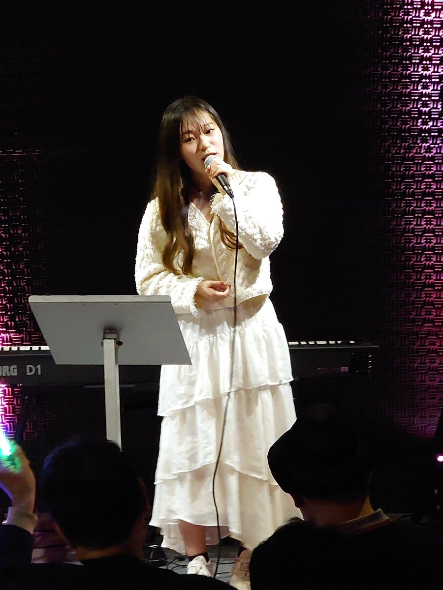 ayami_063005's tweet photo. 昨日に引き続き、東京昼夜、初夏のライブ🎤✨️
朝花さんと、3公演終えました！！☀️🎐
個人のライブも勿論、ラブライブ！の曲のコラボも楽しみながらできて、交流タイムもすごく楽しいものになり大満足のイベントになりました！！✨️✨️
綺麗に写真撮って貰えたので今日は4枚🎶
次東京はいよいよ6/5~8のバースデーLIVE🎂✨️
6/5には朝花さんにゲストで出演していただけます☺️
⁡
明日は朝から安定に大阪へ移動し、大阪での2公演！✨️😴