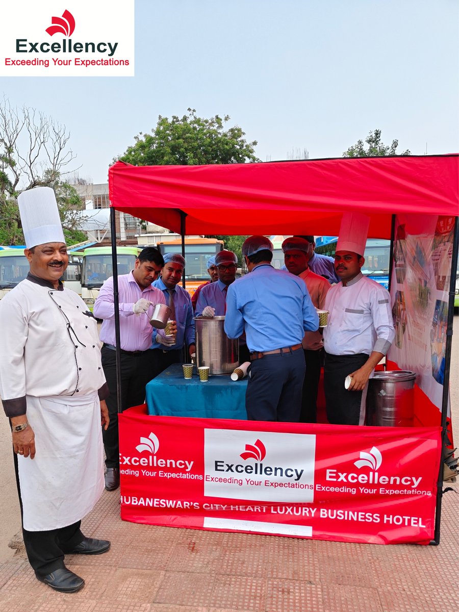 EXCELLENCYBBI's tweet photo. Beat the heat with a gesture of care ☀️💧

This summer, Hotel Excellency is stepping forward with a small act of kindness—serving free refreshing drinks to the community. Because true hospitality goes beyond walls, and caring for people is what matters the most. https://t.co/ZCmSaiPUfM