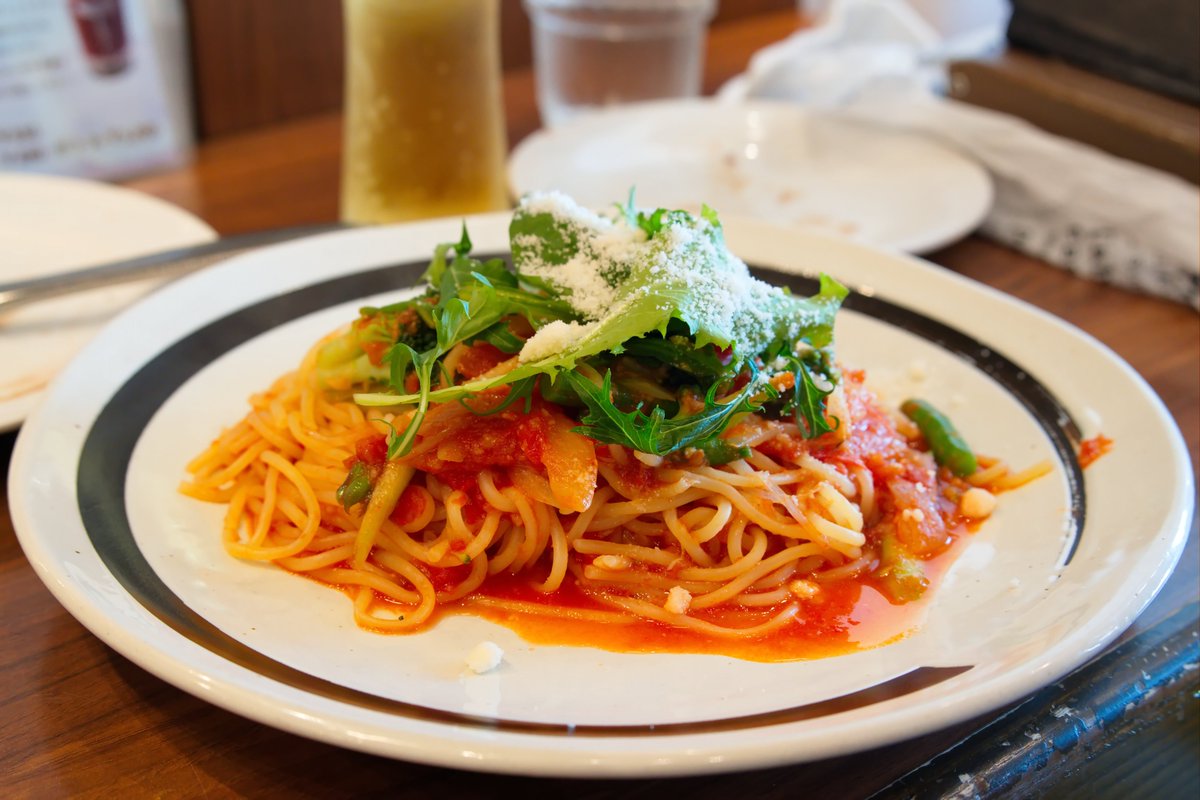 fukuhiroichi's tweet photo. 博多駅くうてんにある　生パスタ専門店　37PASTA　　　めっちゃ好きなんよねえええ　"糸島産「自然卵」と「雷山豚ソーセージ」の鉄板ナポリタン"　と　"
九州地野菜のトマトソーススパゲッティ"
#37PASTA #博多 #くうてん #パスタ #ナポリタン https://t.co/goYcMhBWP7
