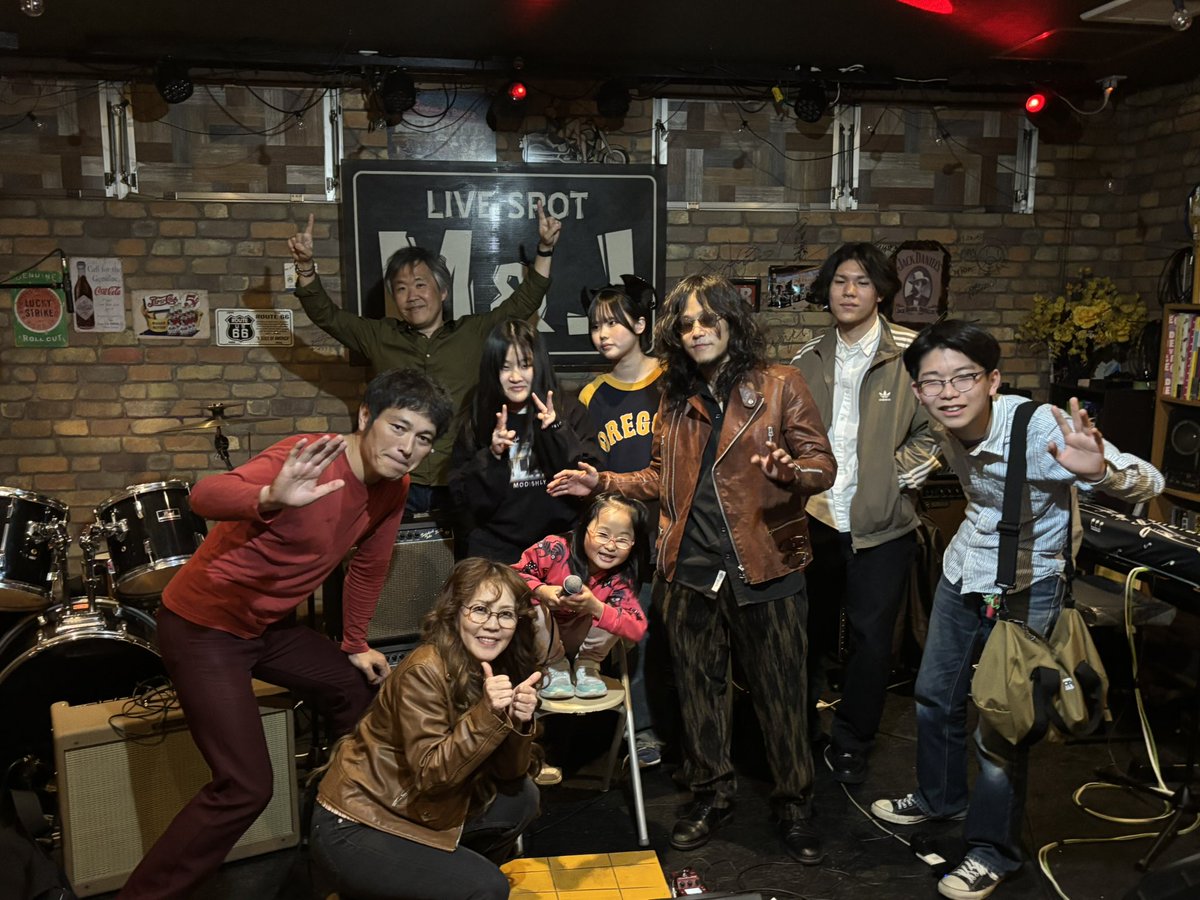 郡山M&amp;J「everything is my guitar」
ありがとうございました！
最高でしたー‼︎

#あの娘ライブ
