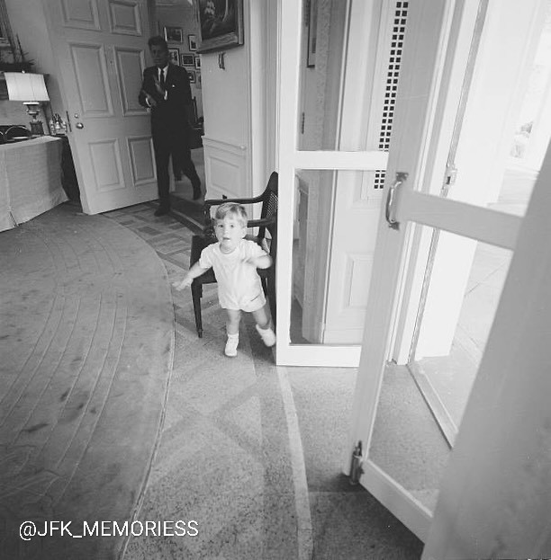 John F Kennedy Jr tweet media