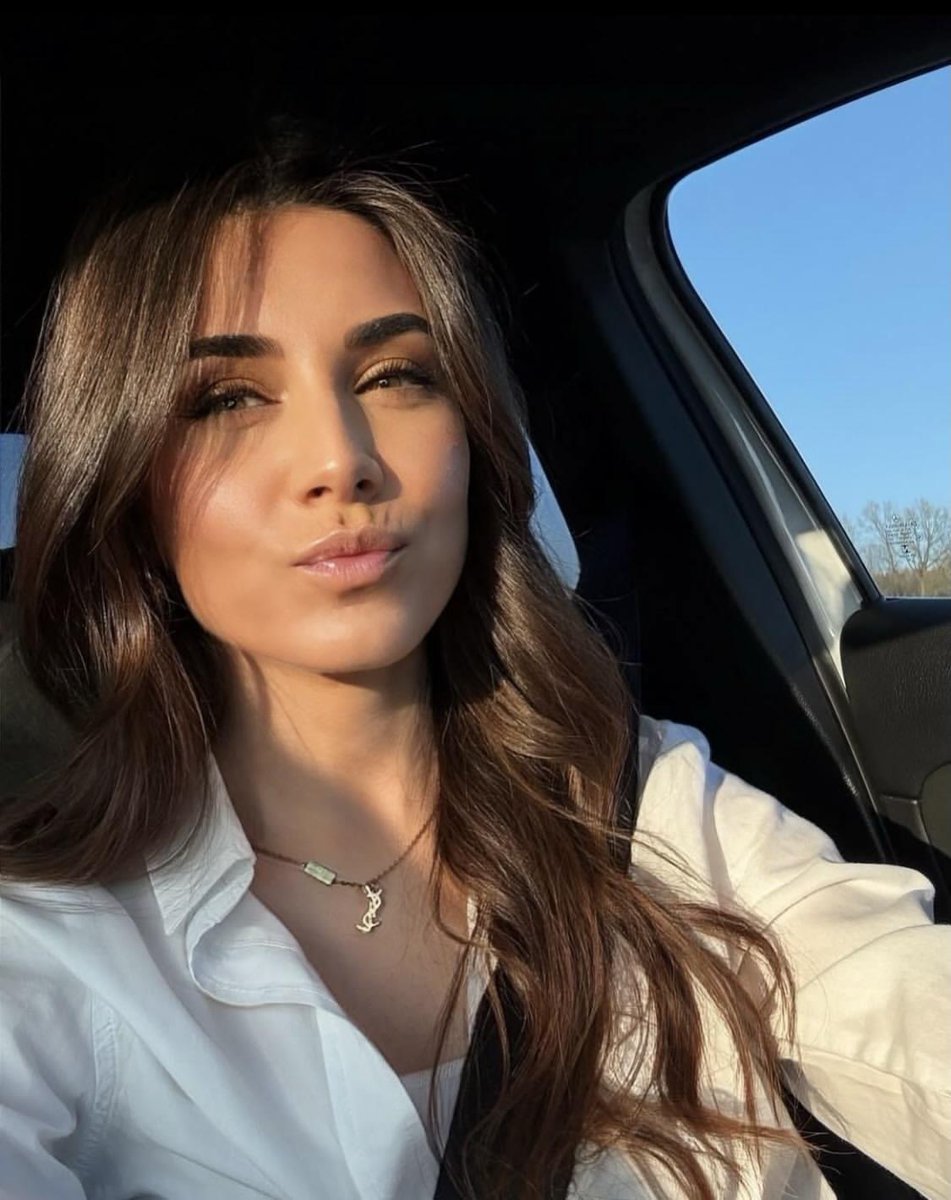 Hania tweet media