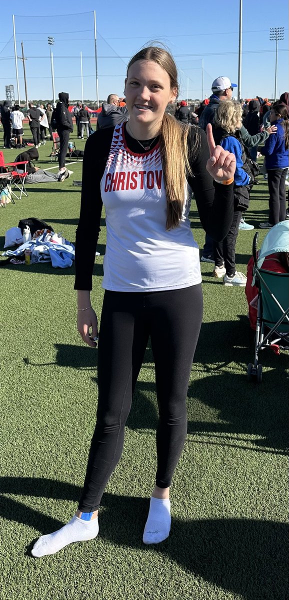 CoachTMcLean's tweet photo. Ladies and gentlemen, your 2026 UIL Region 1-2A high jump CHAMPION!

Kenley Smith c/o ‘28 with a jump of 5’2”!

Congrats, Ken!!

#TCW #TheCougarWay https://t.co/WfAmZDVX60
