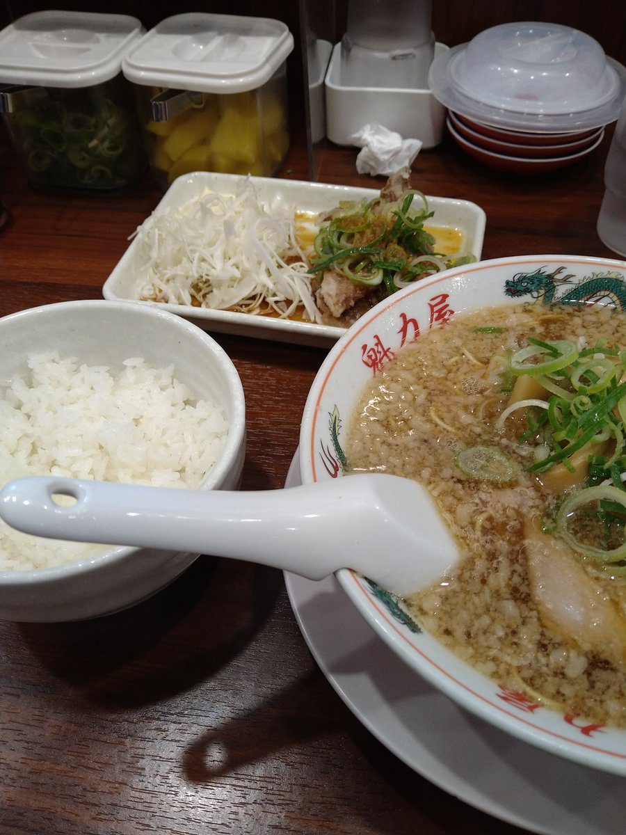 ササぁ/腰痛持ち/パラオ泊地 tweet media