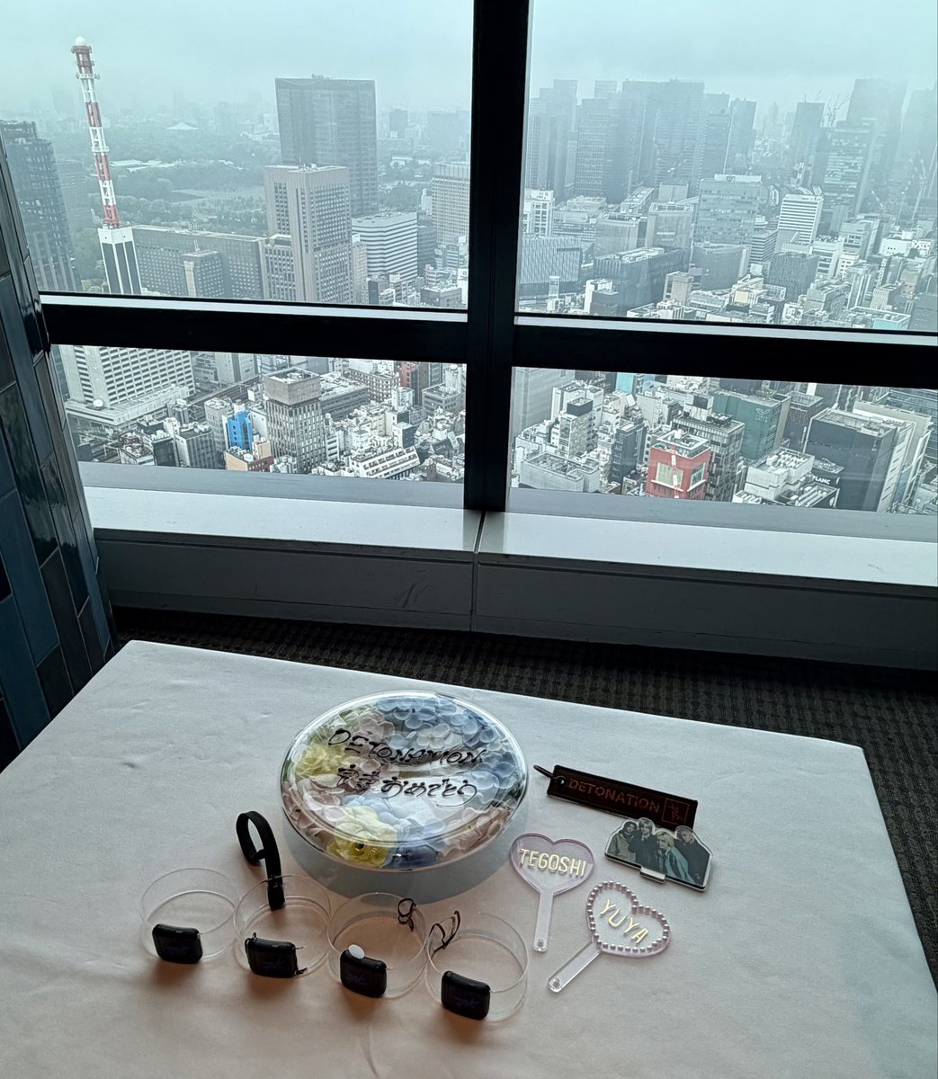 tegohana111111's tweet photo. オーラス前にランチしたお店にて、左側に武道館が映ってる奇跡✨
真っ白銀世界から晴れて、武道館見えて話題にもしたの‼︎
2月4日の武道館楽しみすぎる❣️
#TNT
#手越祐也
#thenexttrigger https://t.co/yfO1nRgmJZ