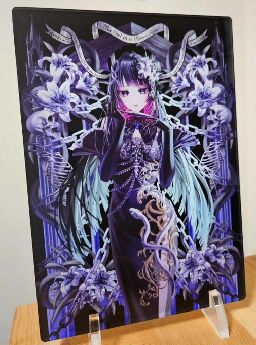 アクリルボード試しに作ったんだけど、サイズも丁度よくていい!! 一枚目は一部だけ白版なので、背景が透けてプラネタリウムみたいで綺麗じゃ～! 明日イベントで飾ってるので見に来て欲しい!