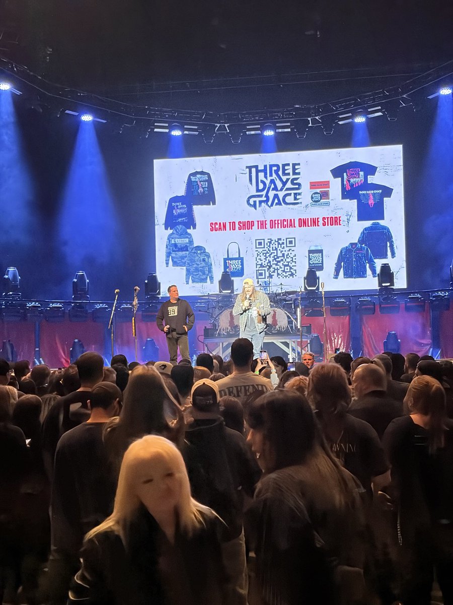 Stycuk's tweet photo. @89XRadio Jonny and Danny Mac rocking the stage. Jonny was extra electric! Good showing gents. Awesome concert! https://t.co/zxzh5ScXzI
