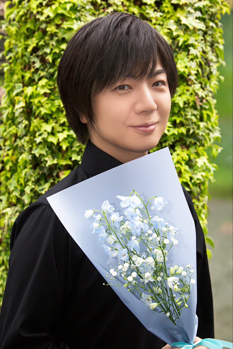 takeshima_staff's tweet image. "花束"

かすみ草の花言葉は

「清らかな心」

in青森 無事終了！
あたたかな青森パワーを
たくさんいただきました。
なんと！青森放送の田村啓美さんが
お越しくださいました。
飛行機が遅れたのでこんな
時間ですが、今から明日の準備...
今日も１日お疲れ様でした。
#ひろネット #花便り #LIVE